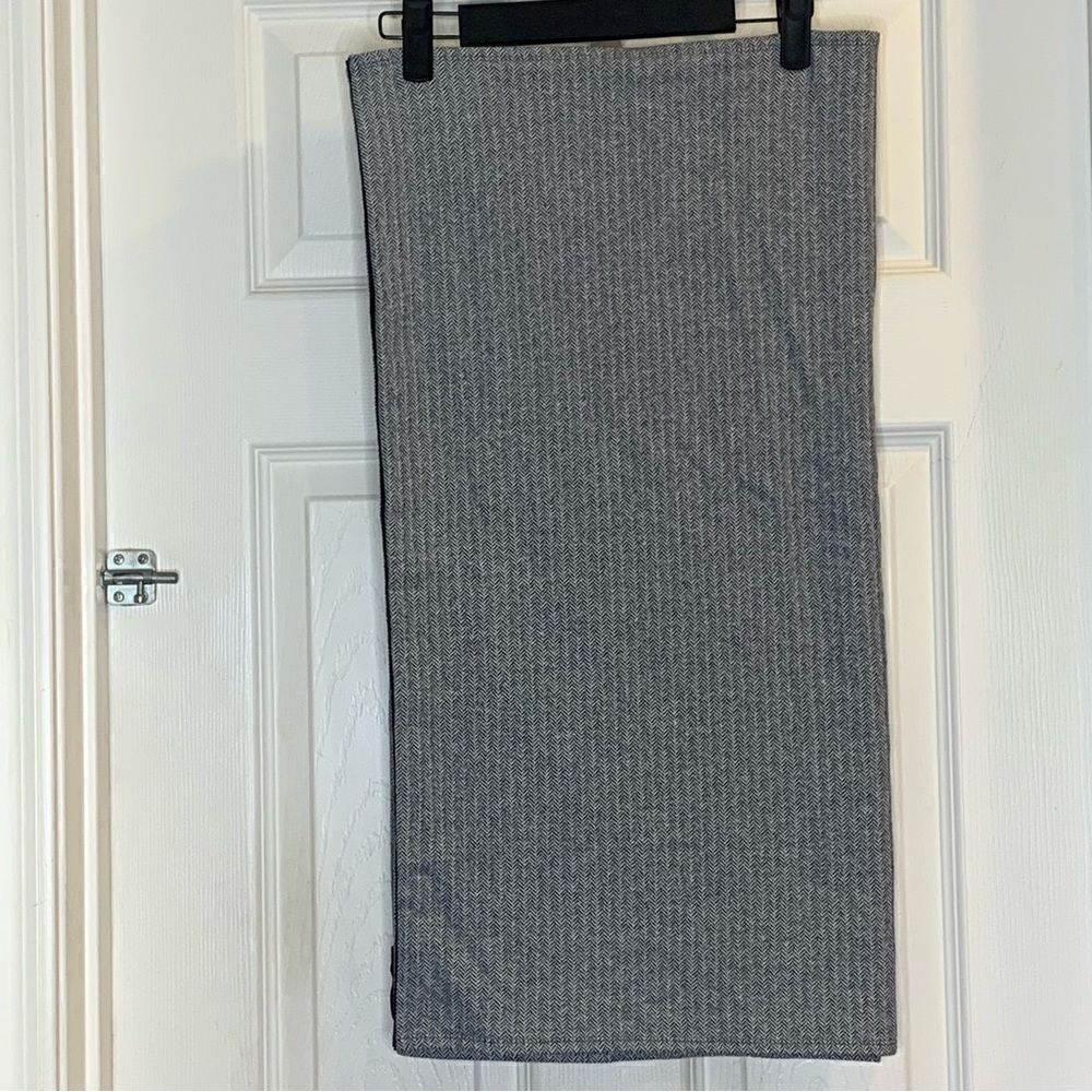 Lululemon Vinyasa Scarf Black and White